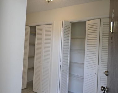 329 Moorings Cove Drive - Photo Thumbnail 7