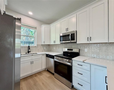 2846 30th Avenue N - Photo Thumbnail 7