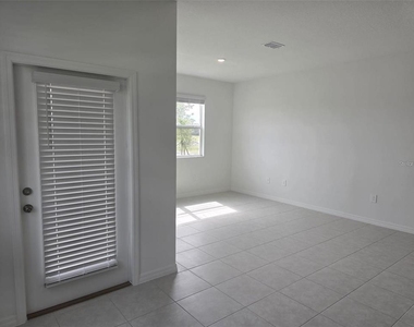 11236 E 65th Terrace E - Photo Thumbnail 9
