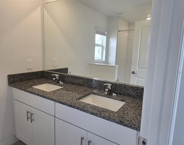 11236 E 65th Terrace E - Photo Thumbnail 21