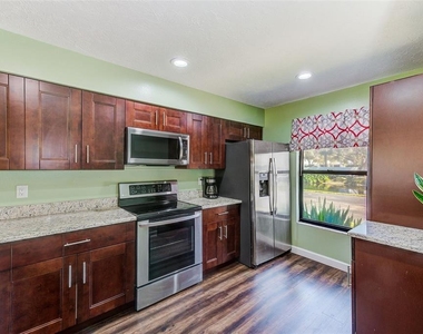 6040 27th Street W - Photo Thumbnail 10