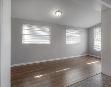 510 S Lincoln Avenue - Photo Thumbnail 8