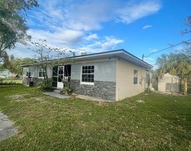 3995 40th Street N - Photo Thumbnail 2