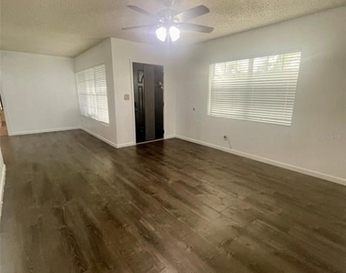 3995 40th Street N - Photo Thumbnail 5