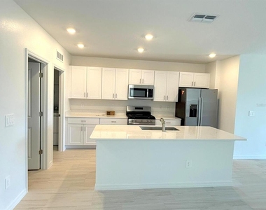 2081 Hallier Cove - Photo Thumbnail 5