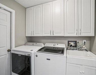 3132 Shoreline Drive - Photo Thumbnail 16
