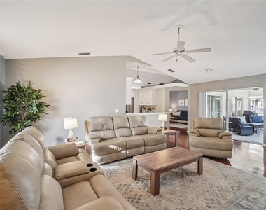 3132 Shoreline Drive - Photo Thumbnail 5
