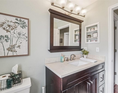 3132 Shoreline Drive - Photo Thumbnail 13