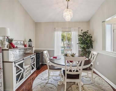 3132 Shoreline Drive - Photo Thumbnail 7