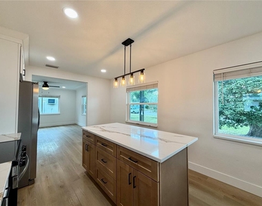 2844 30th Avenue N - Photo Thumbnail 8