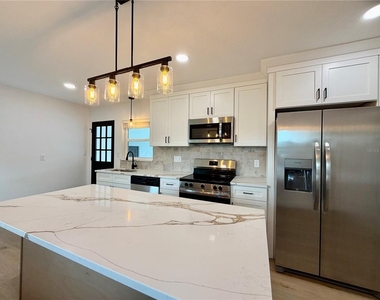 2844 30th Avenue N - Photo Thumbnail 9
