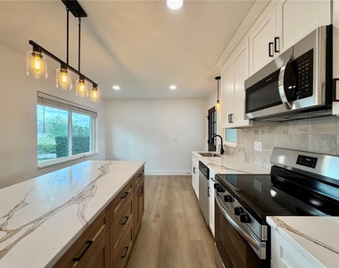 2844 30th Avenue N - Photo Thumbnail 5