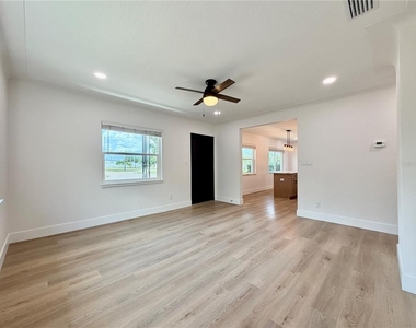 2844 30th Avenue N - Photo Thumbnail 3