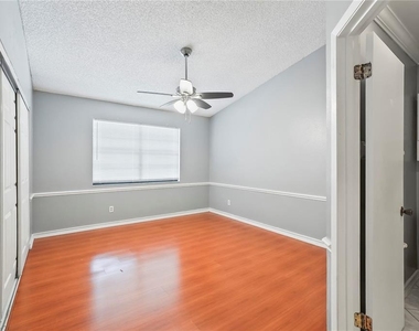 5002 Corvette Drive - Photo Thumbnail 11