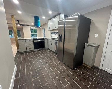 1615 39th Street S - Photo Thumbnail 7