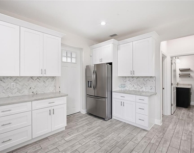 2904 Banza Street - Photo Thumbnail 8