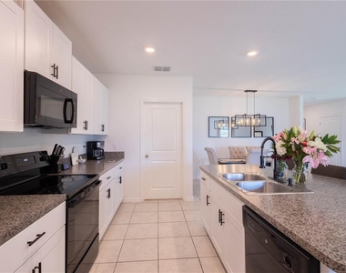774 Olive Conch Street - Photo Thumbnail 11