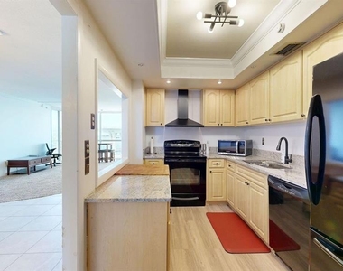 100 Pierce Street - Photo Thumbnail 2