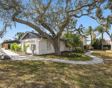 855 E Brandon Boulevard - Photo Thumbnail 1