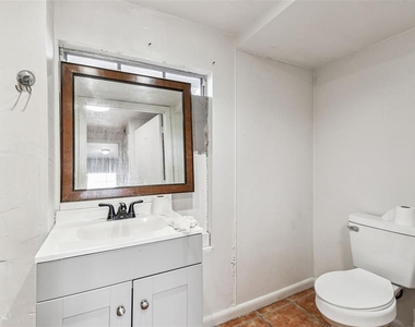 855 E Brandon Boulevard - Photo Thumbnail 15