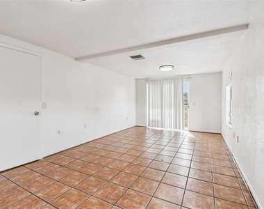 855 E Brandon Boulevard - Photo Thumbnail 13