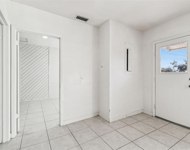 855 E Brandon Boulevard - Photo Thumbnail 5
