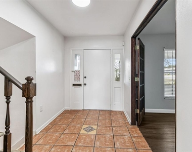 855 E Brandon Boulevard - Photo Thumbnail 16