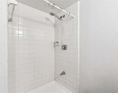 855 E Brandon Boulevard - Photo Thumbnail 9