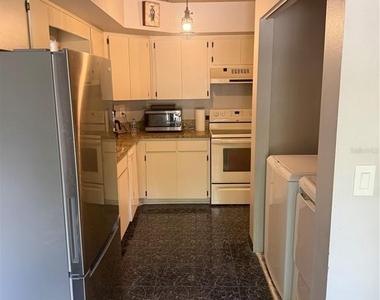 692 Bellingham Place - Photo Thumbnail 3