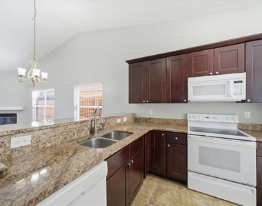 7615 Lemon Wood Court - Photo Thumbnail 11