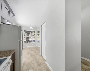 7615 Lemon Wood Court - Photo Thumbnail 12