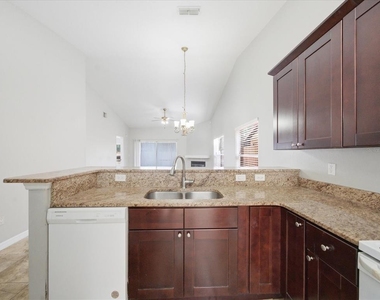 7615 Lemon Wood Court - Photo Thumbnail 10