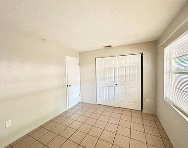 5800 Montana Avenue - Photo Thumbnail 15