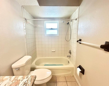 5800 Montana Avenue - Photo Thumbnail 10