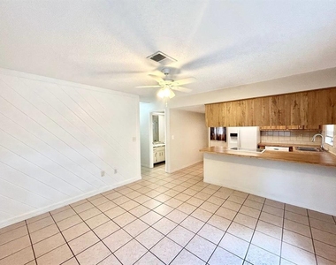 5800 Montana Avenue - Photo Thumbnail 5