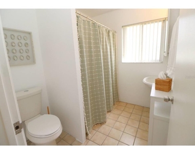 906 E 11th Avenue - Photo Thumbnail 7