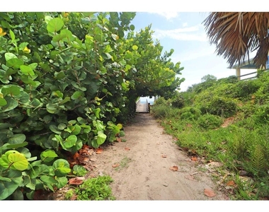 906 E 11th Avenue - Photo Thumbnail 11