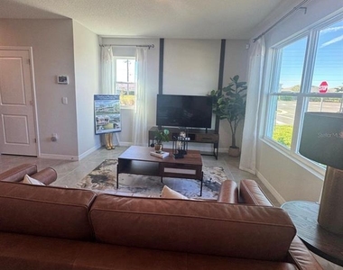 416 Preston Cove Drive - Photo Thumbnail 3