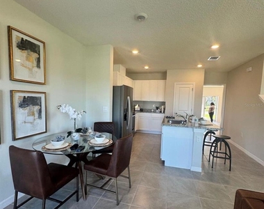 416 Preston Cove Drive - Photo Thumbnail 2