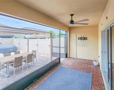 9039 Alba Lane - Photo Thumbnail 17