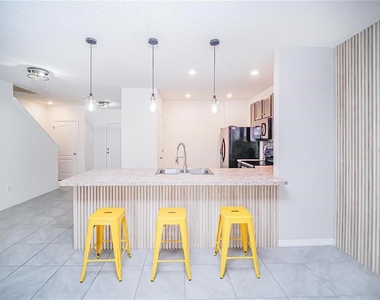 9039 Alba Lane - Photo Thumbnail 5