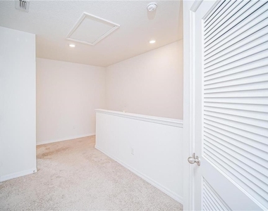 9039 Alba Lane - Photo Thumbnail 8