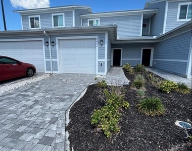 2414 Willow Way - Photo Thumbnail 2