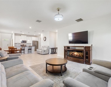 8720 Pacific Dunes Dr - Photo Thumbnail 12