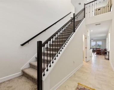 8720 Pacific Dunes Dr - Photo Thumbnail 2
