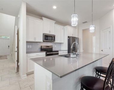 8720 Pacific Dunes Dr - Photo Thumbnail 5