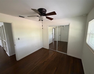 1220 Se 3rd Street - Photo Thumbnail 8
