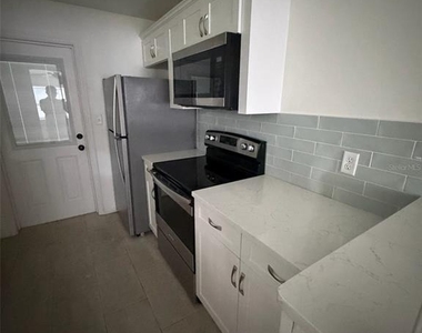 1220 Se 3rd Street - Photo Thumbnail 5