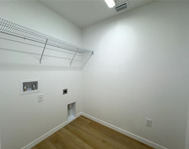 1017 Carnegie Drive - Photo Thumbnail 21