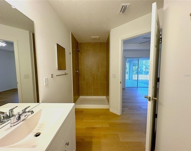 1017 Carnegie Drive - Photo Thumbnail 18
